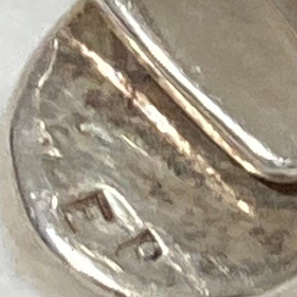 EP Mother of pearl gem in silver by-pass ring, "T" or a cross on the other node. - Picture 8 of 14